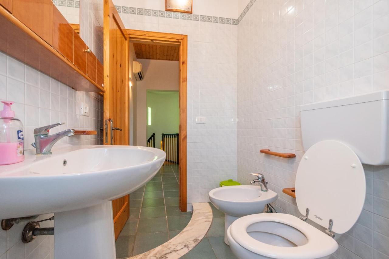 Villa Cicas Sul Mare Campofelice Di Roccella Buitenkant foto