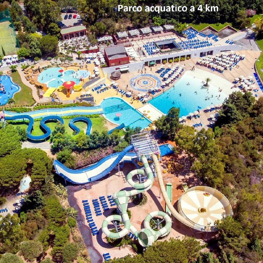 Villa Cicas Sul Mare Campofelice Di Roccella Buitenkant foto