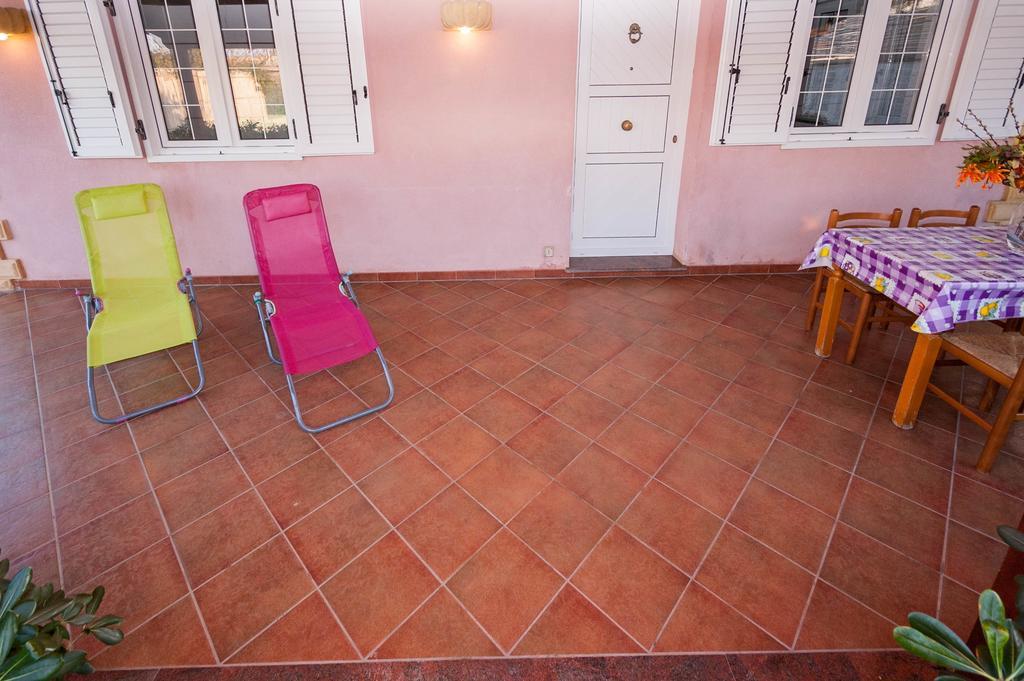 Villa Cicas Sul Mare Campofelice Di Roccella Buitenkant foto