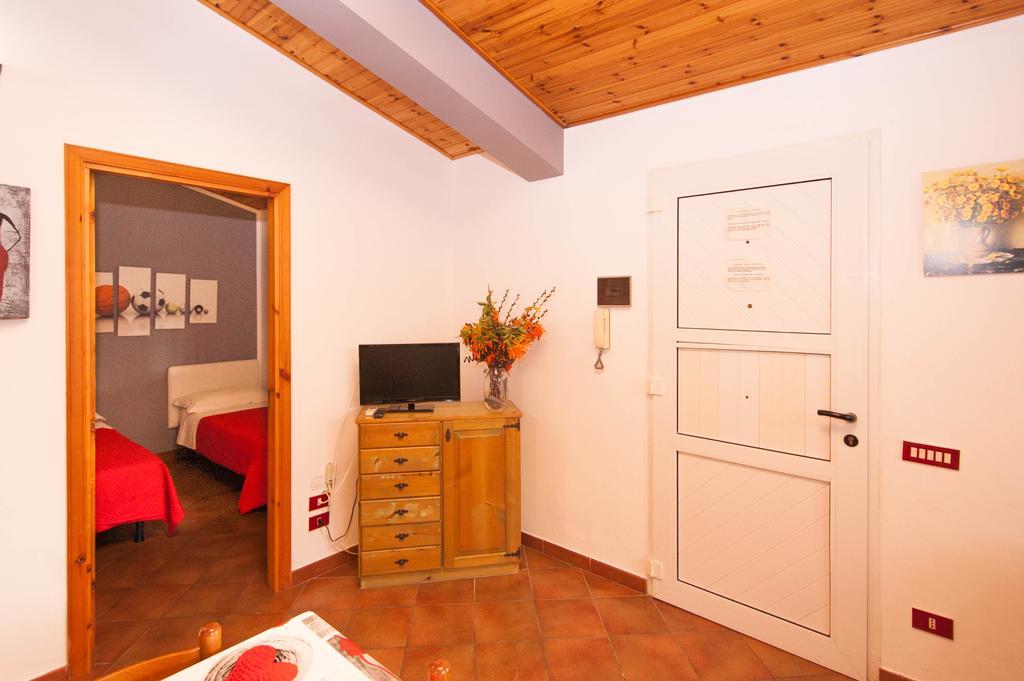 Villa Cicas Sul Mare Campofelice Di Roccella Buitenkant foto