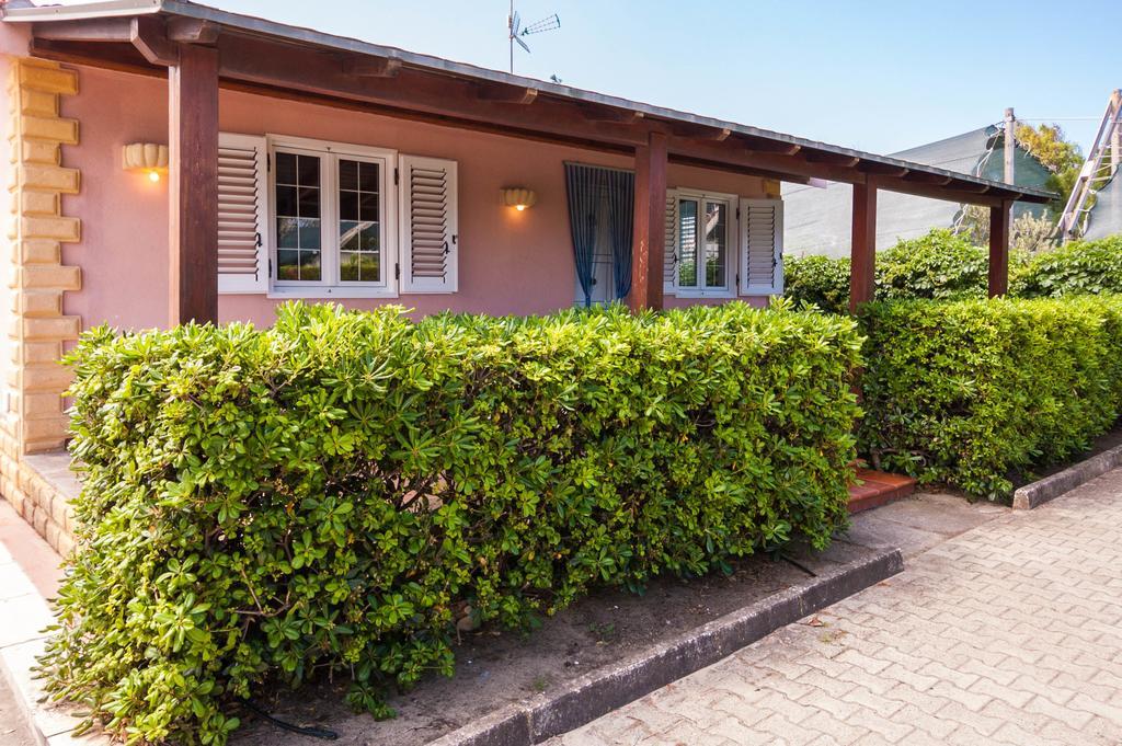 Villa Cicas Sul Mare Campofelice Di Roccella Buitenkant foto