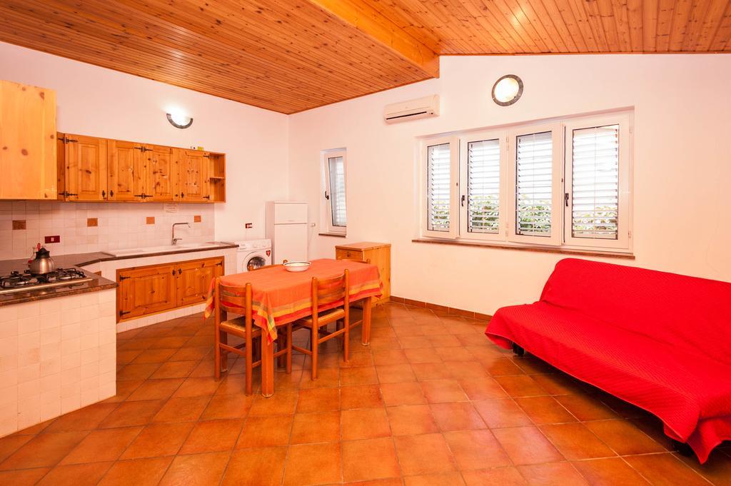 Villa Cicas Sul Mare Campofelice Di Roccella Buitenkant foto