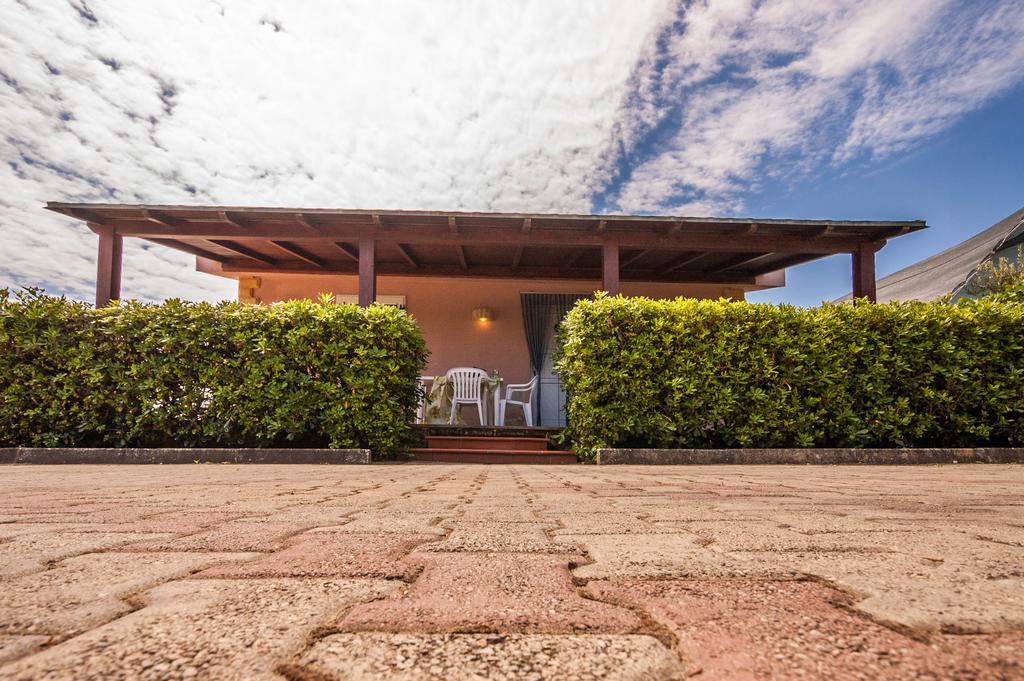 Villa Cicas Sul Mare Campofelice Di Roccella Buitenkant foto