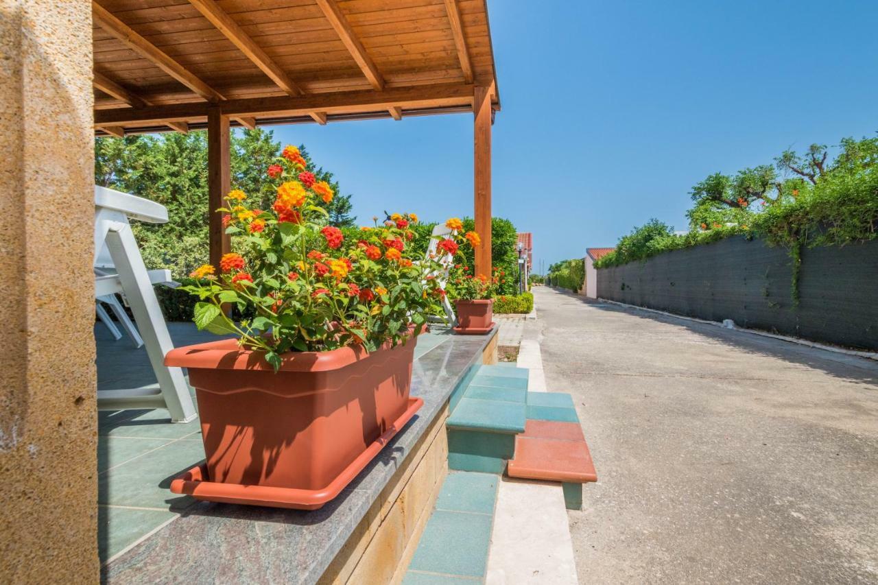 Villa Cicas Sul Mare Campofelice Di Roccella Buitenkant foto